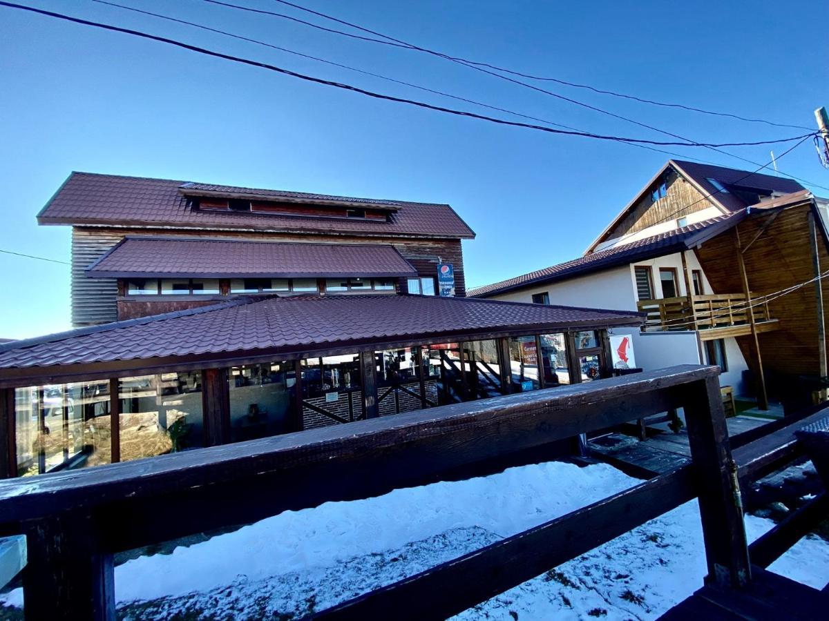 Restaurant Pensiunea Carmen Ranca Exterior foto